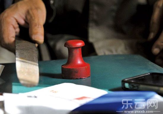 陶云江說起自己的女兒、家庭和現(xiàn)在的狀況時幾度哽咽