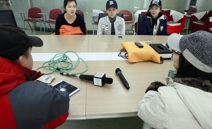 2014年12月23日，經(jīng)歷韓國整容失敗的靳魏坤、宓圓圓、陳怡麗在北京召開記者會，希望維權(quán)