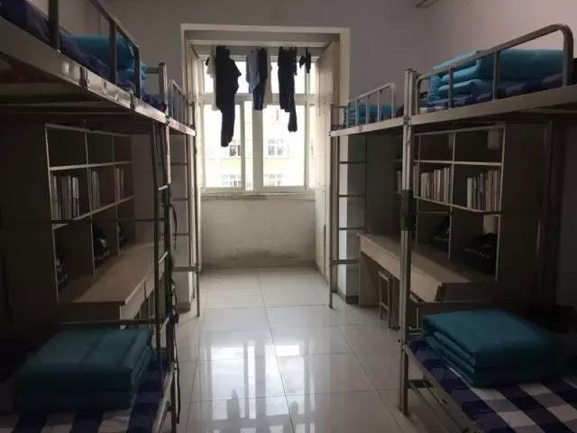 這個(gè)學(xué)校的男生宿舍火了！女同學(xué)都喊著要嫁