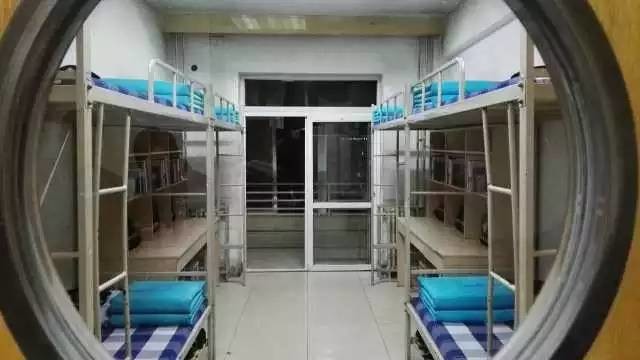 這個(gè)學(xué)校的男生宿舍火了！女同學(xué)都喊著要嫁