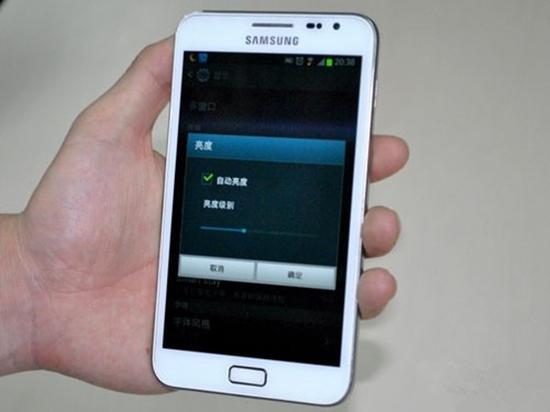 如何減少手機(jī)對(duì)眼睛的傷害