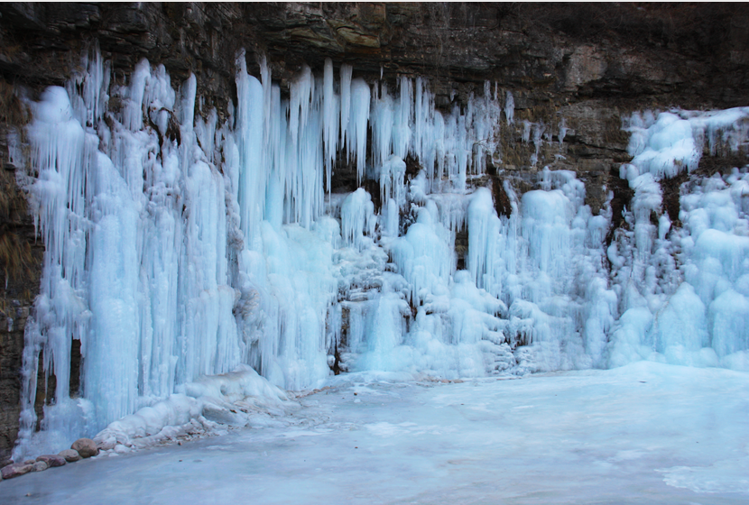 冬天來通天峽看冰掛吧!景區(qū)門票半價優(yōu)惠哦。