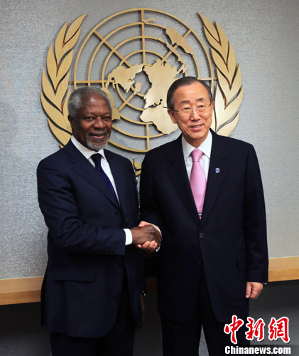 當(dāng)?shù)貢r(shí)間2月29日，前任聯(lián)合國秘書長(zhǎng)科菲·安南抵達(dá)紐約聯(lián)合國總部，與現(xiàn)任聯(lián)合國秘書長(zhǎng)潘基文就敘利亞問