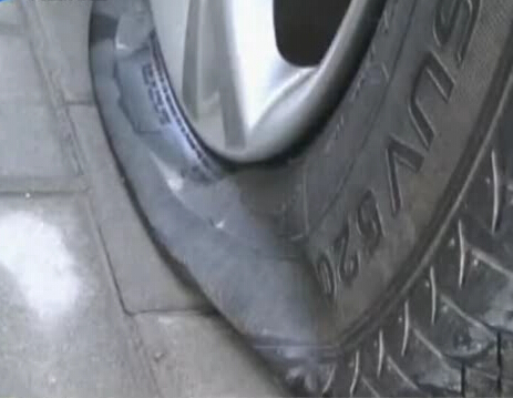 一月之內(nèi) 百余車(chē)被扎