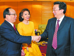 郭庚茂在會(huì)見(jiàn)中國(guó)國(guó)民黨副主席蔣孝嚴(yán)