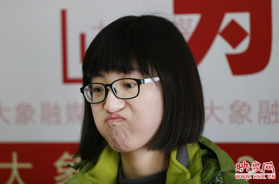 偶爾來個這樣的表情，算是放松緊張的心情吧！