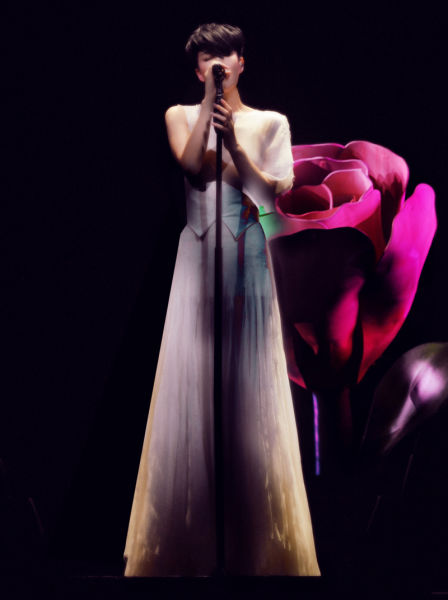 王菲鄧麗君隔空對(duì)唱《清平調(diào)》