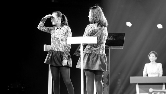 編劇“ 閨密花”在節(jié)目錄制現(xiàn)場(chǎng) 編劇“ 閨密花”在節(jié)目錄制現(xiàn)場(chǎng)