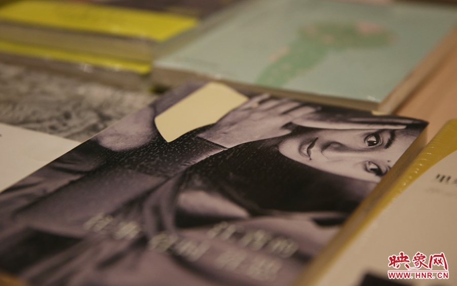 書店內(nèi)的書。