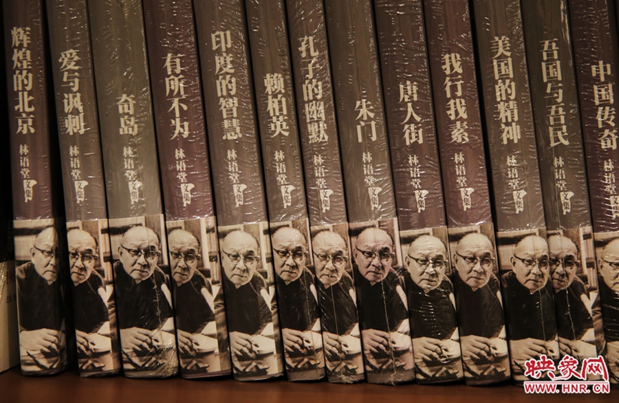 書店內(nèi)的書。