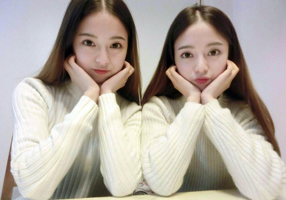 最美雙胞胎姐妹?；ㄗ呒t 眾網(wǎng)友膜拜被其征服